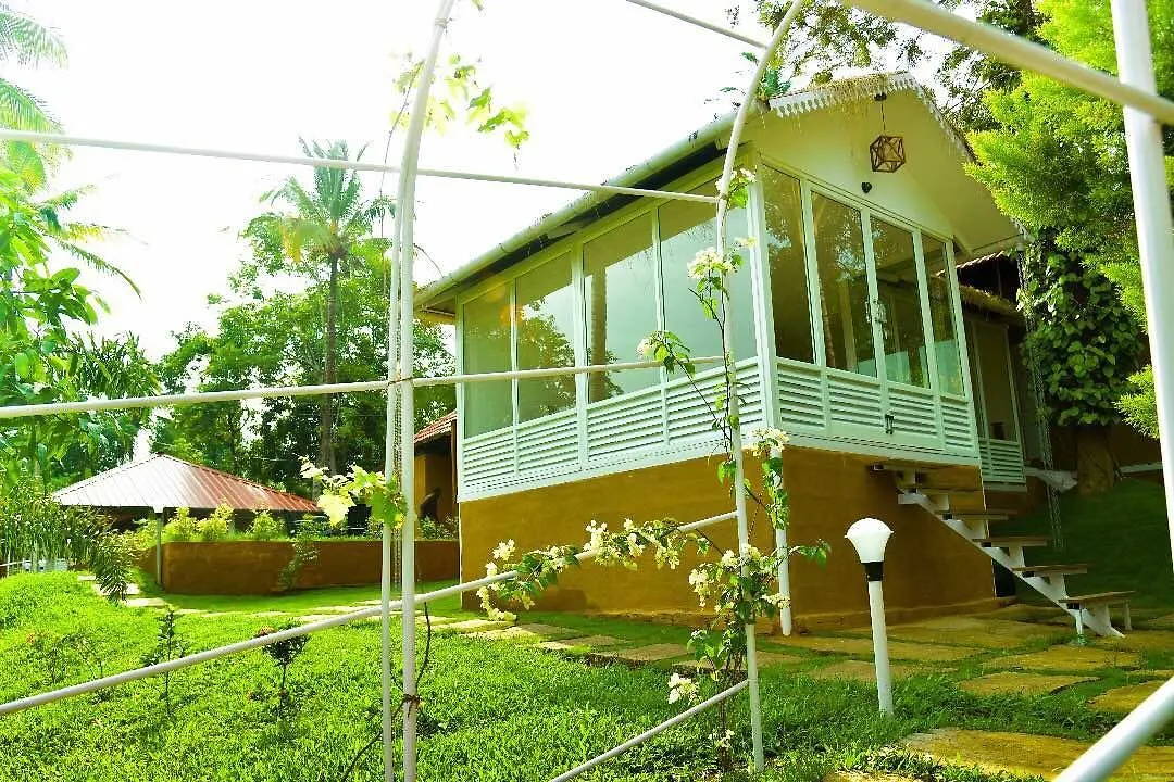 סולטאן באטרי Aurum White Lily Resort 0*, סולטאן באטרי הודו